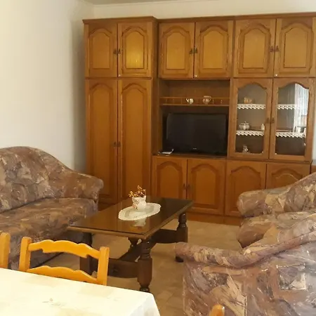 Fuer Sechs Personen Apartment