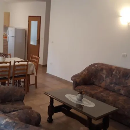 Apartment Ferienwohnung für sechs Personen Pula