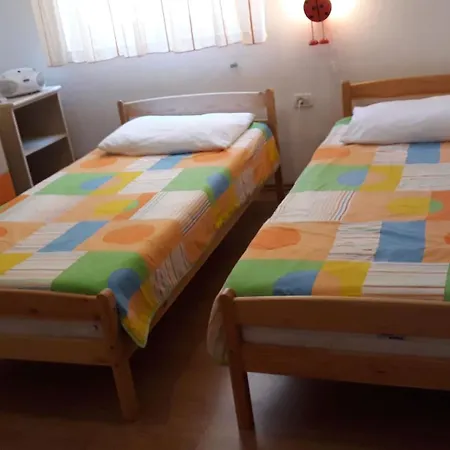 Apartment Ferienwohnung für sechs Personen