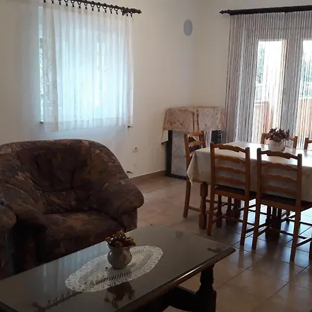 Apartment Ferienwohnung für sechs Personen *