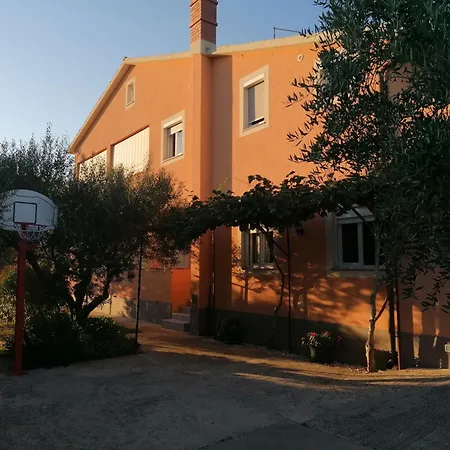 Fuer Sechs Personen Apartment *