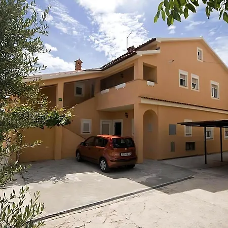 Fuer Sechs Personen Apartamento