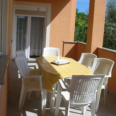 Apartment Ferienwohnung für sechs Personen
